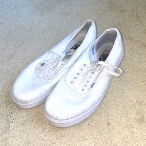 Vans - All White - Woman’s 8.5